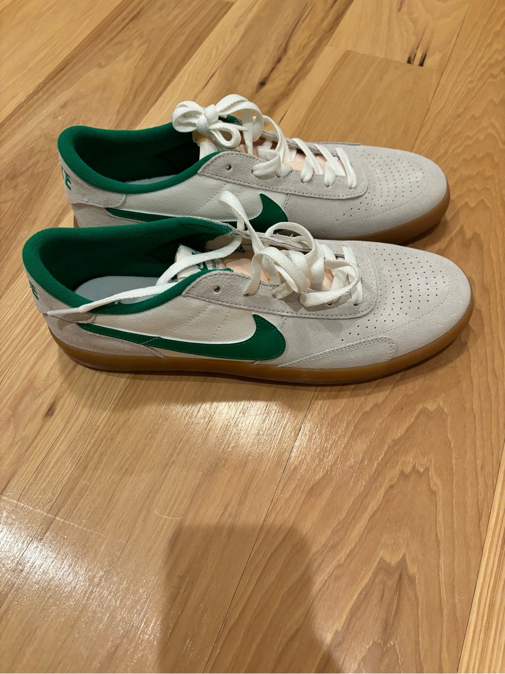 NEW IN BOX - Nike Men's White and Green SB Sneakers (size 10.5)